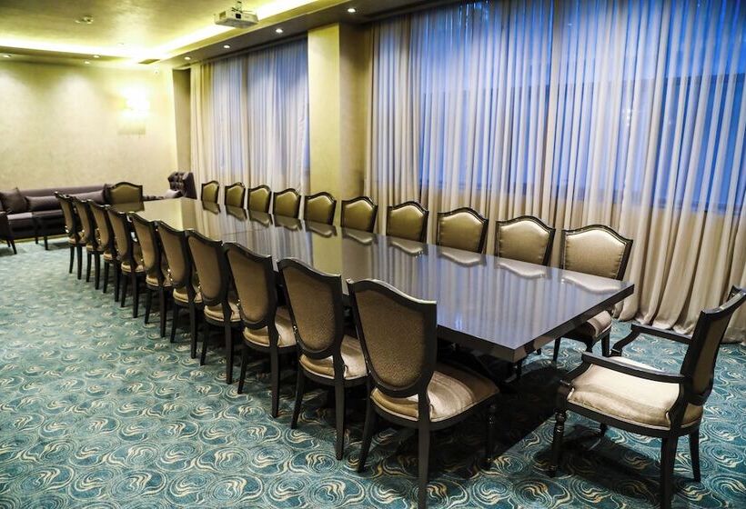 Iris Hotel Baku   Halal