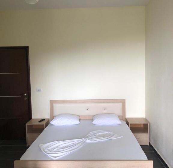 פנסיון Bujtina Vrenezi