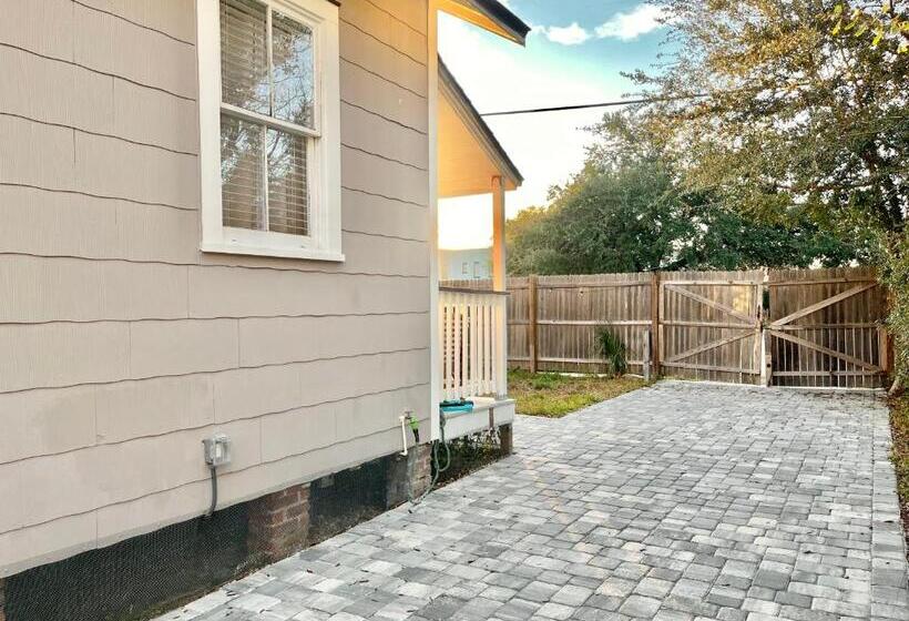 ペンション Lovely Guesthouse In The Up And Coming Springfield