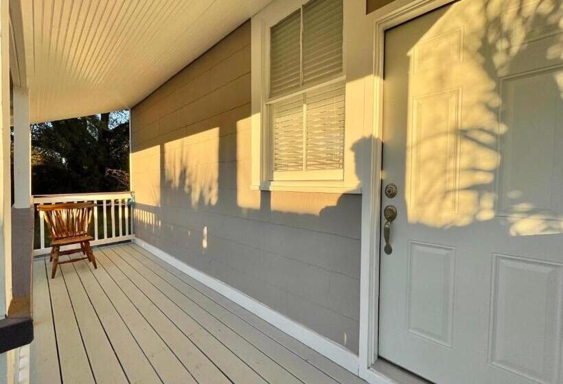 ペンション Lovely Guesthouse In The Up And Coming Springfield