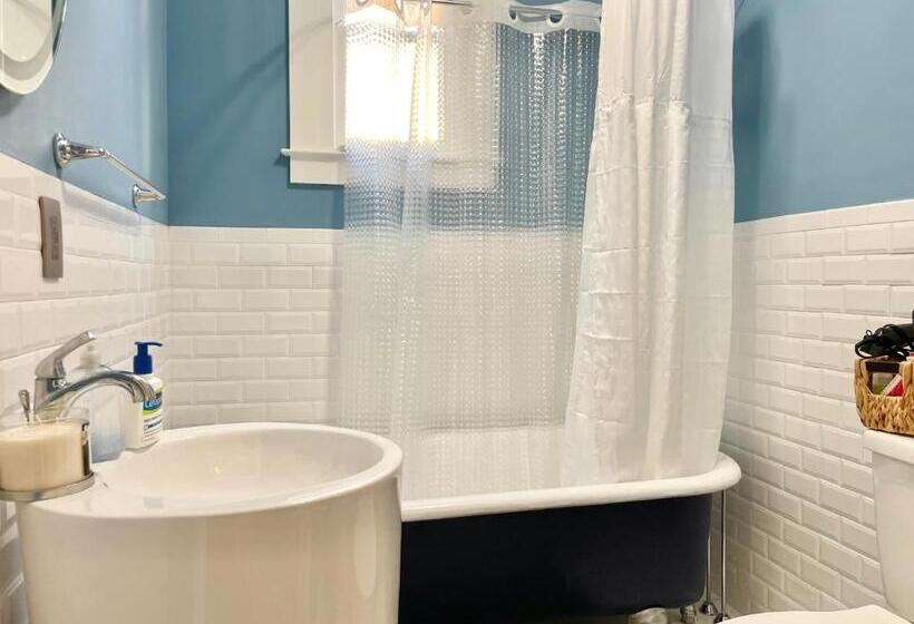 بنسيون Lovely Guesthouse In The Up And Coming Springfield