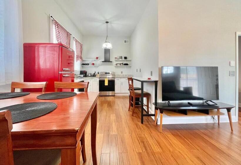 ペンション Lovely Guesthouse In The Up And Coming Springfield