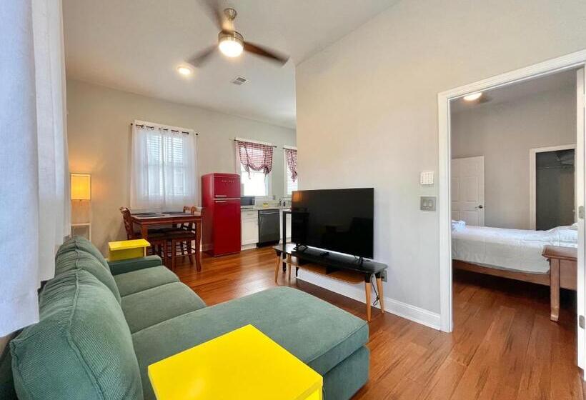 ペンション Lovely Guesthouse In The Up And Coming Springfield