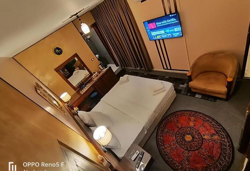 پانسیون Plaza De Petra