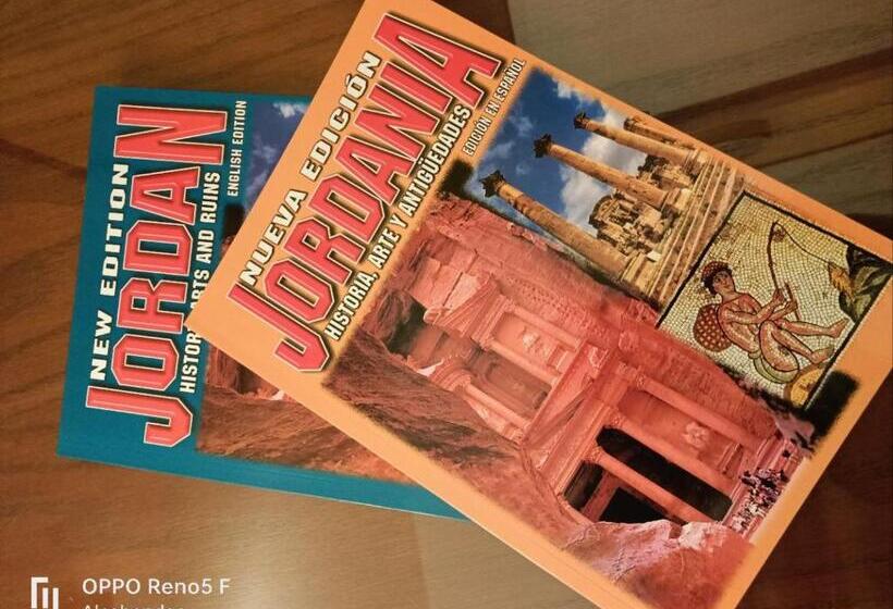 پانسیون Plaza De Petra