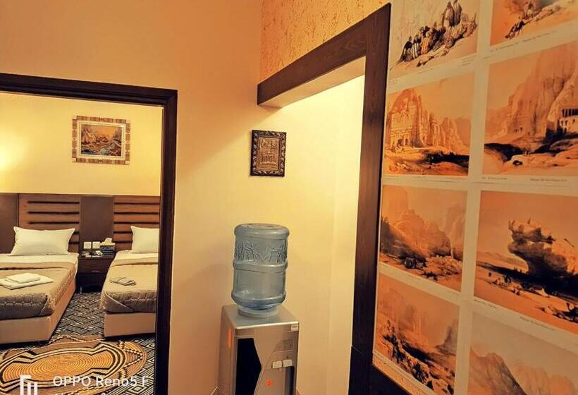 پانسیون Plaza De Petra