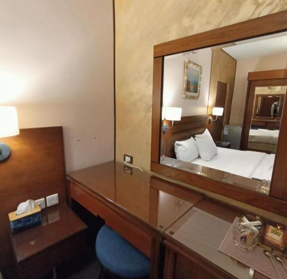 پانسیون Plaza De Petra