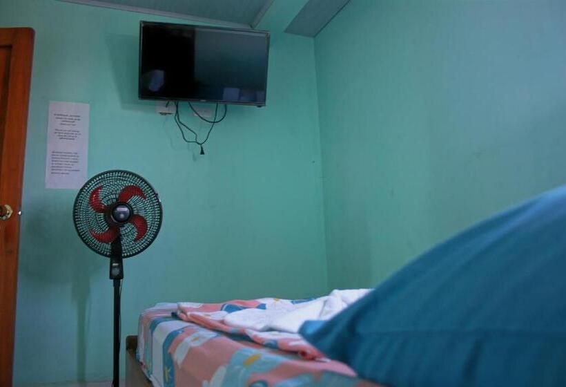 پانسیون Ladymar