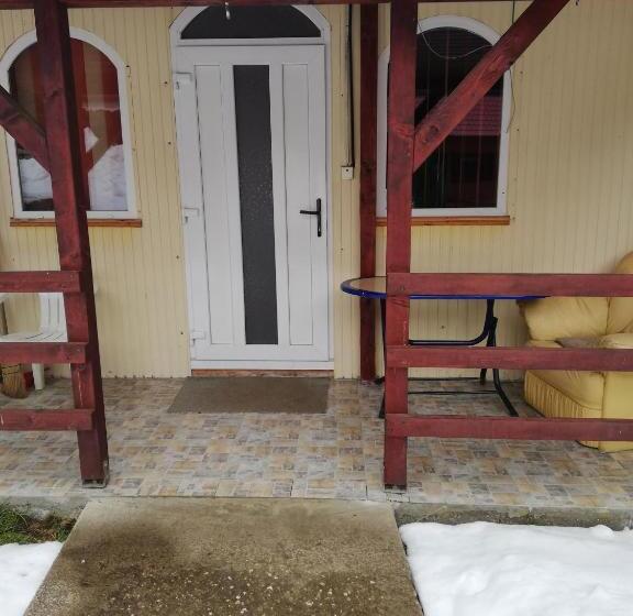 Pensiune Cristina Lacu Rosu