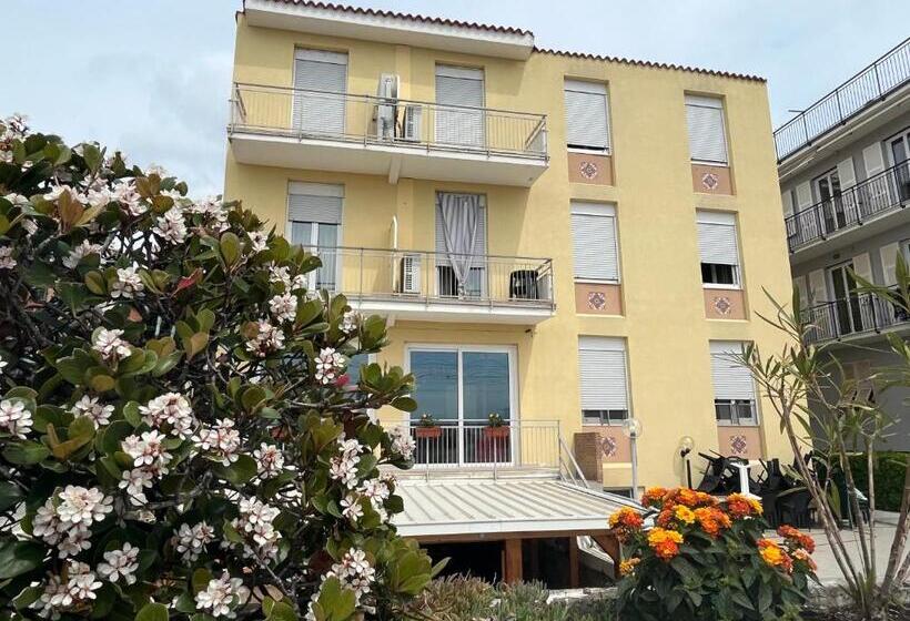 Piccolo Hotel Di Lavagna