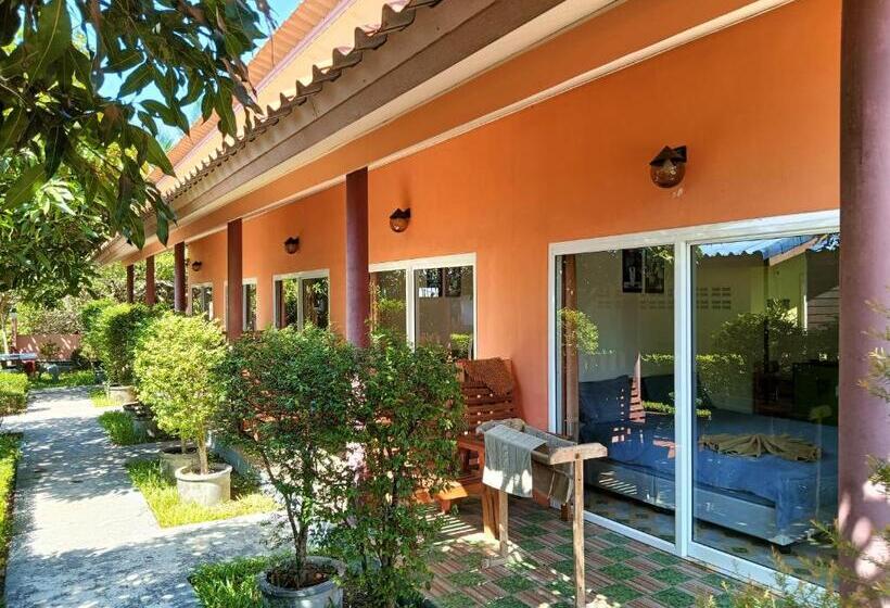 منتجع Lucky Bungalows Koh Mook