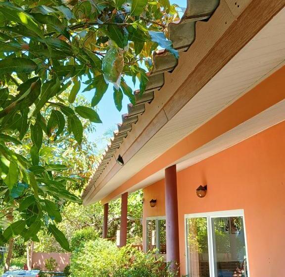 منتجع Lucky Bungalows Koh Mook