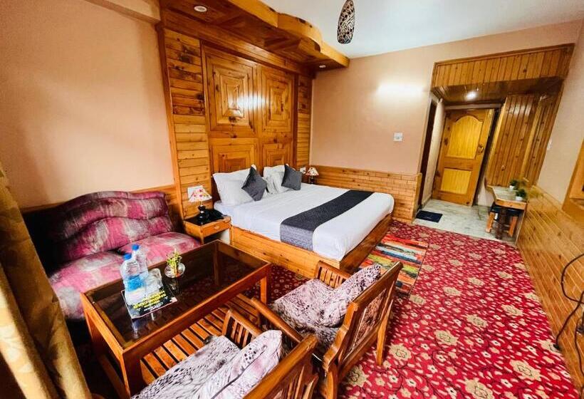 Snow Clad Riverview Hotel & Resort, Manali