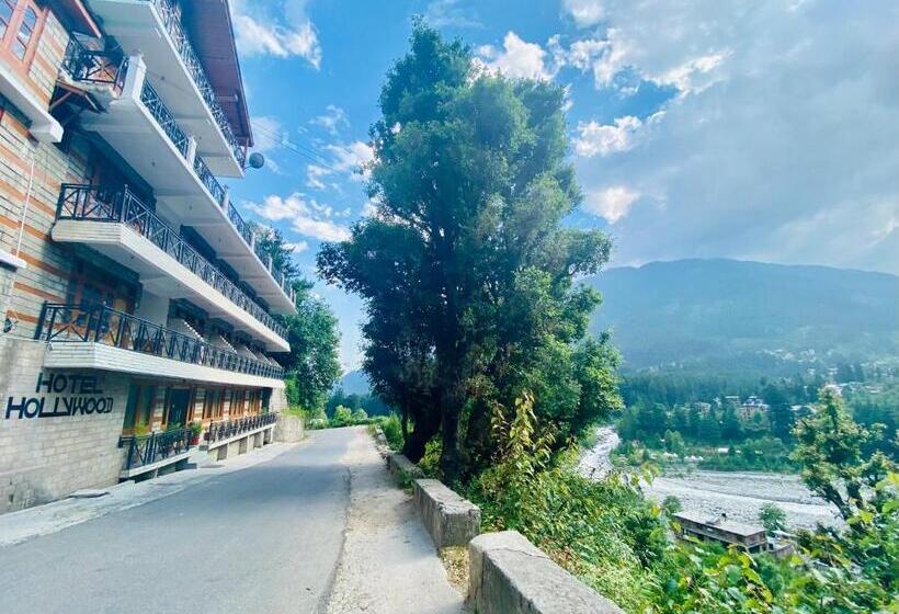 Snow Clad Riverview Hotel & Resort, Manali