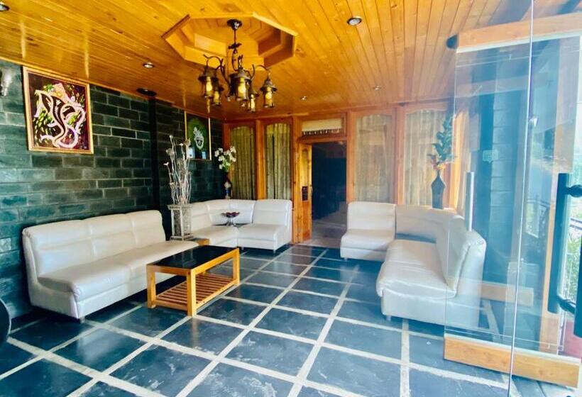 Snow Clad Riverview Hotel & Resort, Manali