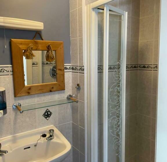 Coastguard Lodge Hostel At Tigh Tp