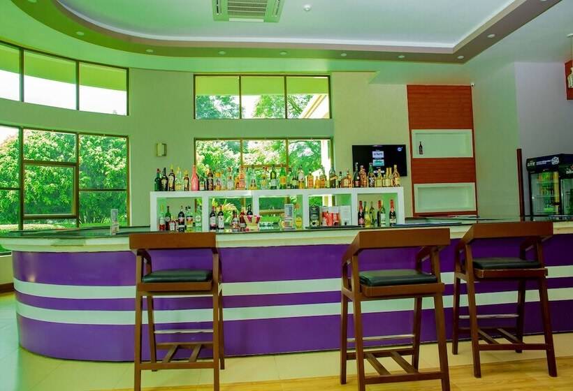 تختخواب و صبحانه Eden Highlands