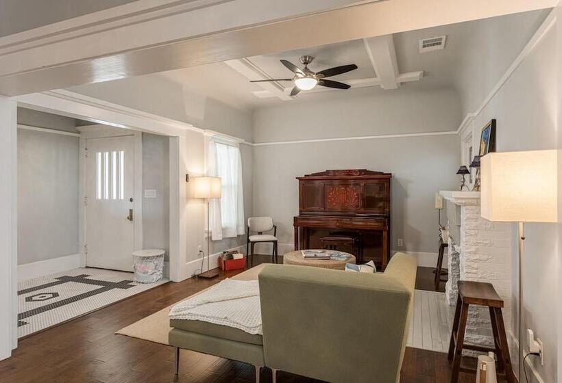 ベッドアンドブレックファースト Family Laundry & Spa