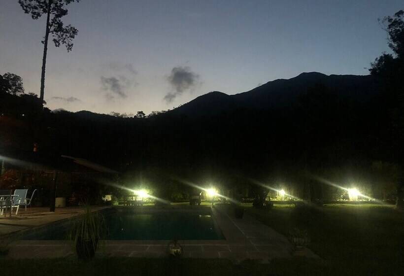 Bed and Breakfast Kronemhouse Pousada