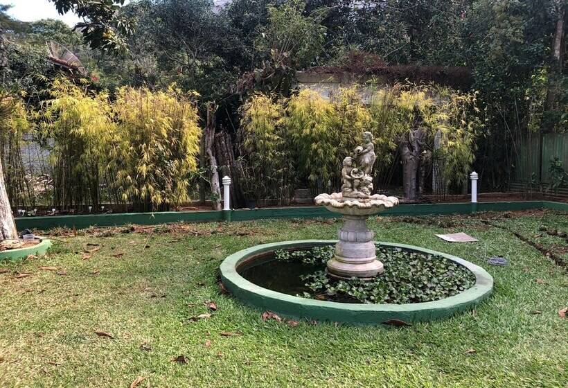 Bed and Breakfast Kronemhouse Pousada