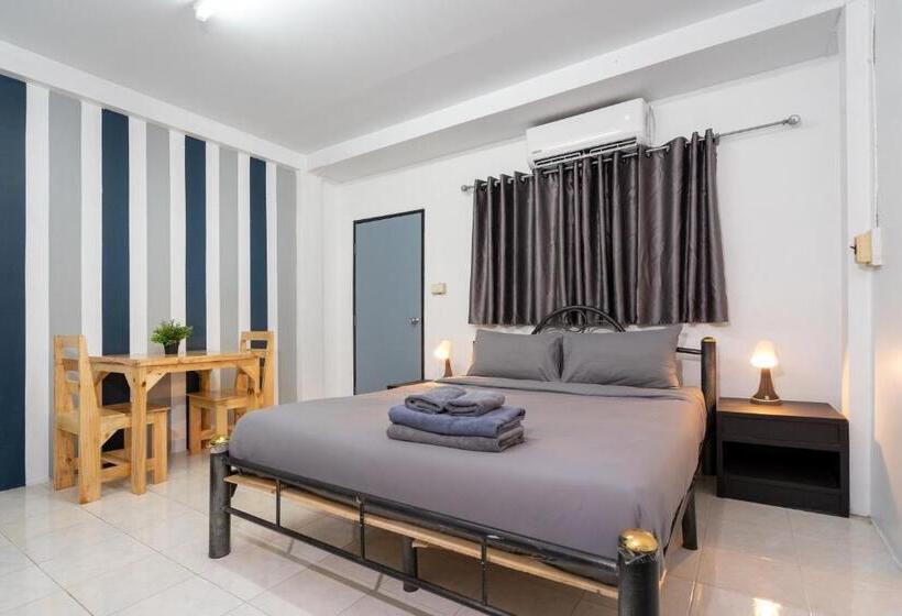 Black Pantera Hostel