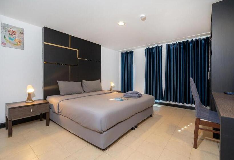 Black Pantera Hostel