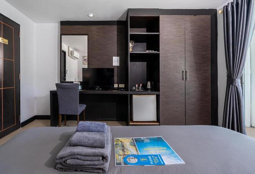 Black Pantera Hostel