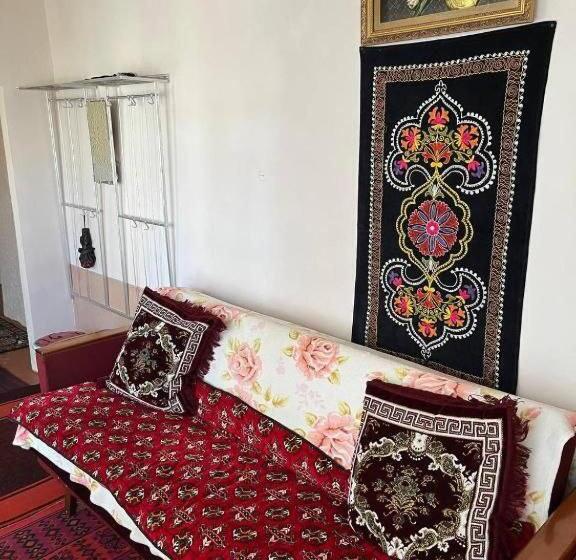 Hostel Tasmin Mexr регистан