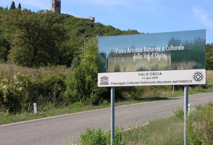 ホテル Fattoria Monastero Sant Anna In Camprena