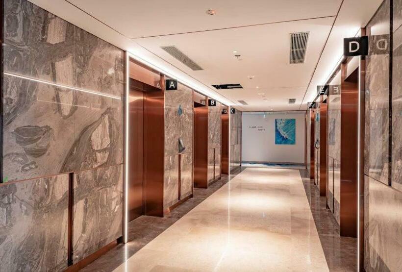 هتل à La Carte Halong Bay