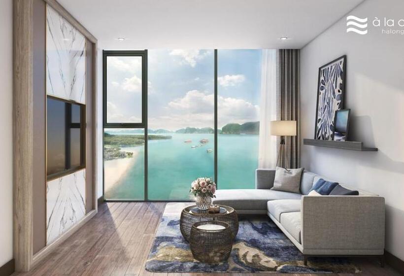 هتل à La Carte Halong Bay