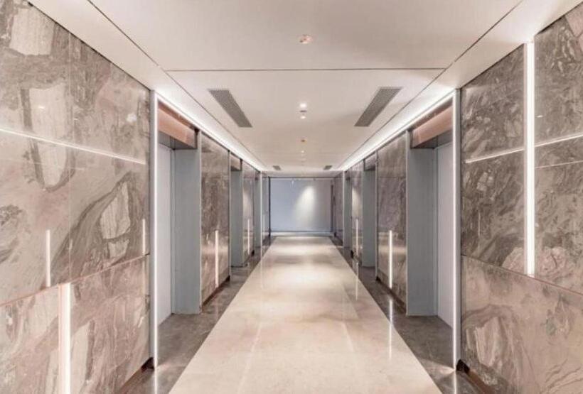 هتل à La Carte Halong Bay