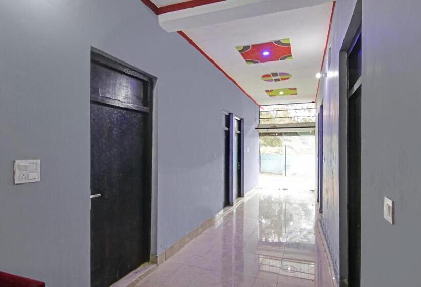 Отель Oyo Flagship 80796 Bansi  Party Hall