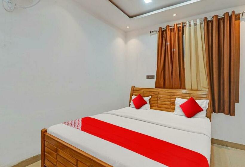 فندق Oyo Flagship 81099 Shri Niketan