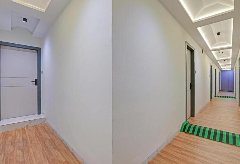 בית מלון כפרי Oyo Flagship 81107  Galaxy