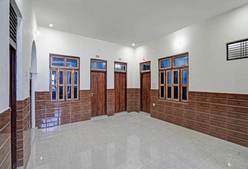 Отель Oyo Flagship 81122  Midtown