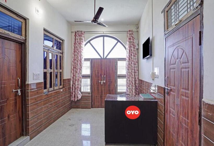 Отель Oyo Flagship 81122  Midtown