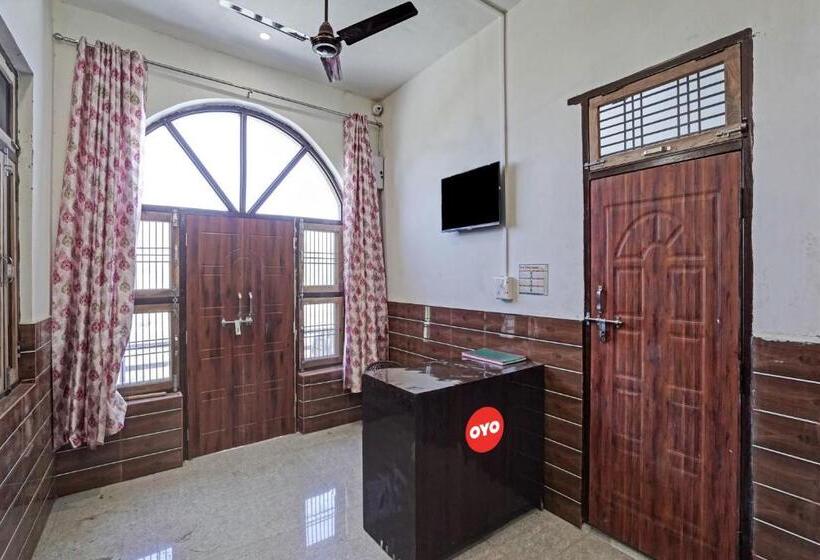 Отель Oyo Flagship 81122  Midtown