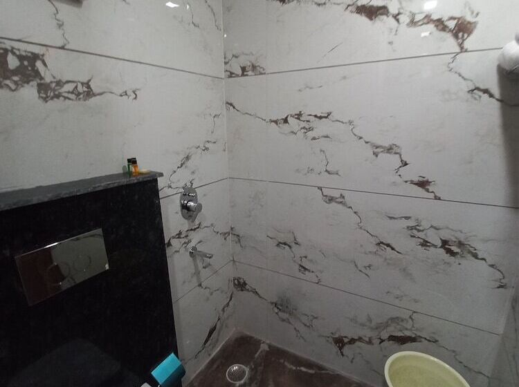 Отель Rich Grand