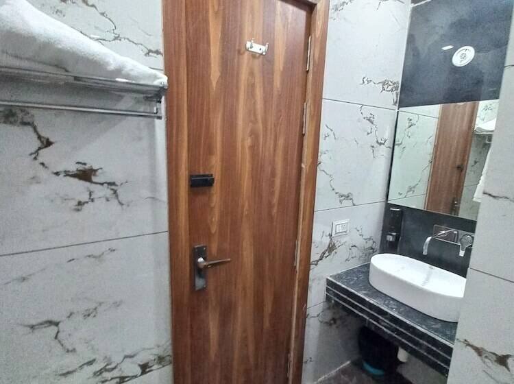 Отель Rich Grand