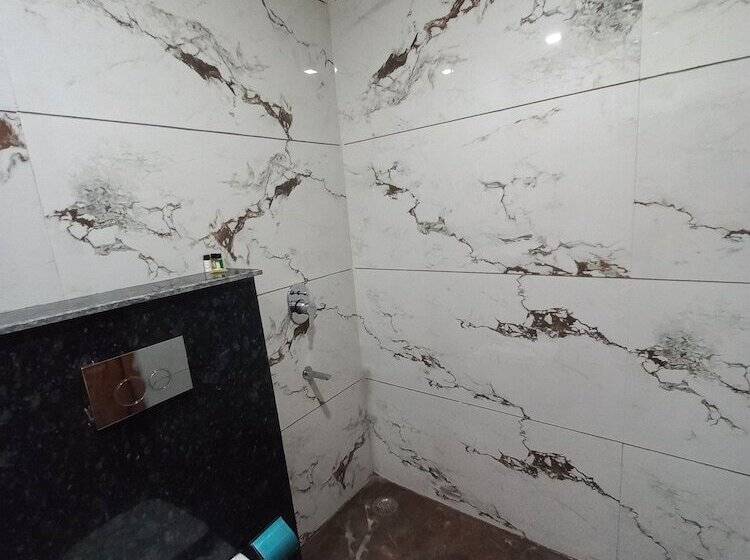 Отель Rich Grand