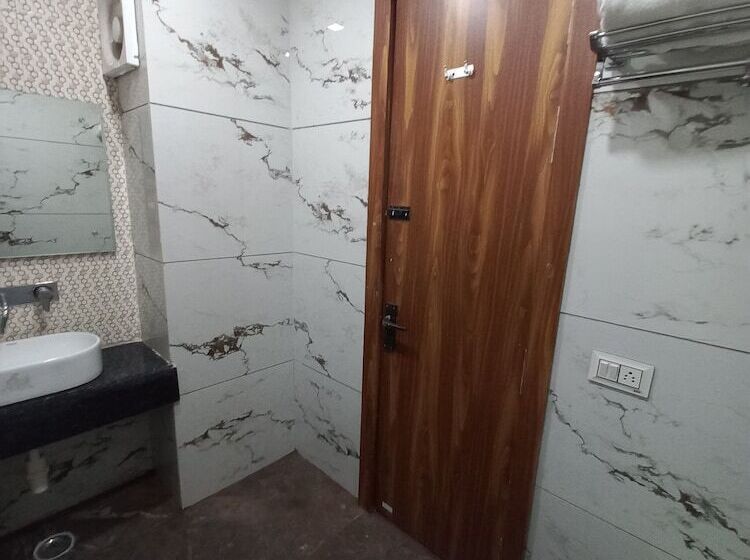 Отель Rich Grand