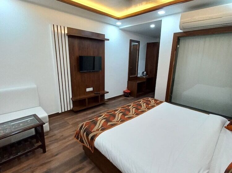 Отель Rich Grand