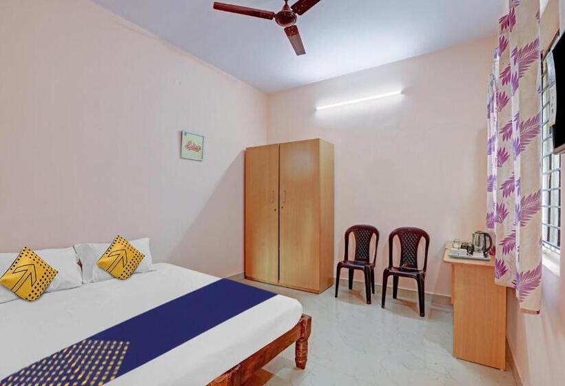 ホテル Spot On 81069 New Mysore Stays