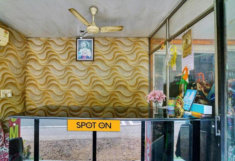 호텔 Spot On 811276 Ka Lodge