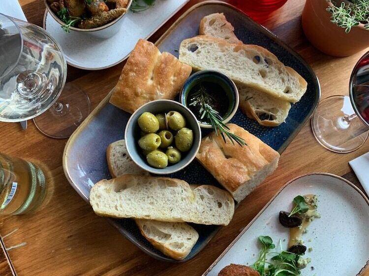 בית מלון כפרי The Lugger Inn