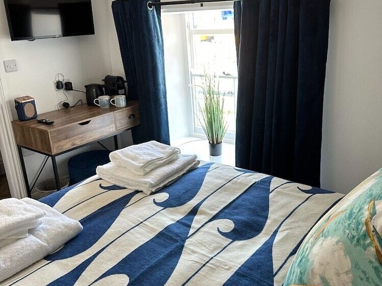 בית מלון כפרי The Lugger Inn