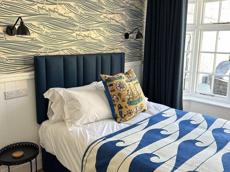 בית מלון כפרי The Lugger Inn