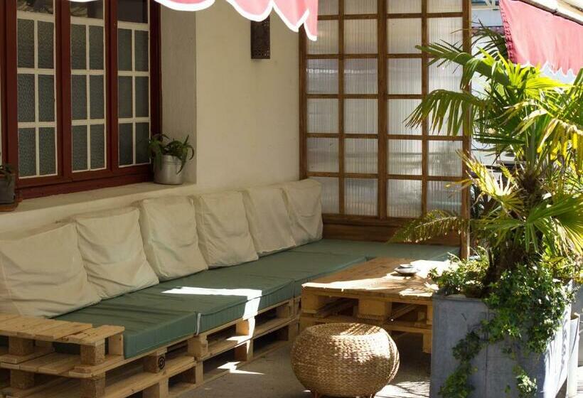 L Escale Surf Hostel Auberge De Jeunesse