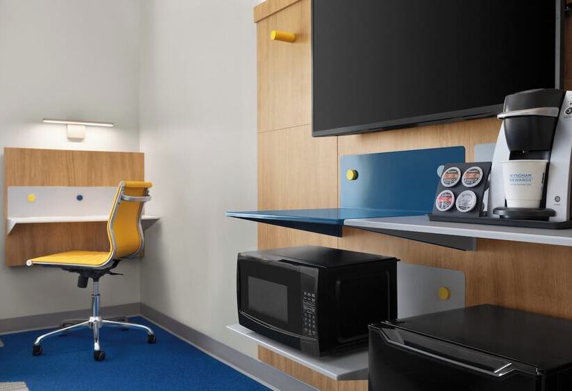 Microtel Inn & Suites By Wyndham Lachute